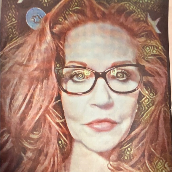 Meet your Posher, Cynthia - Picture 1 of 1